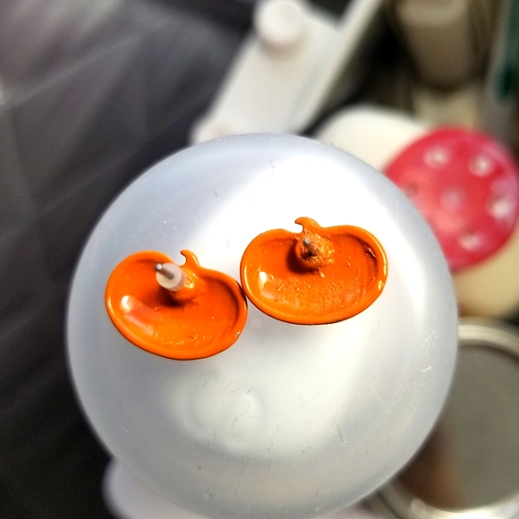 Sparkly Metal Pumpkin Stud Earrings - Picture 3 of 3